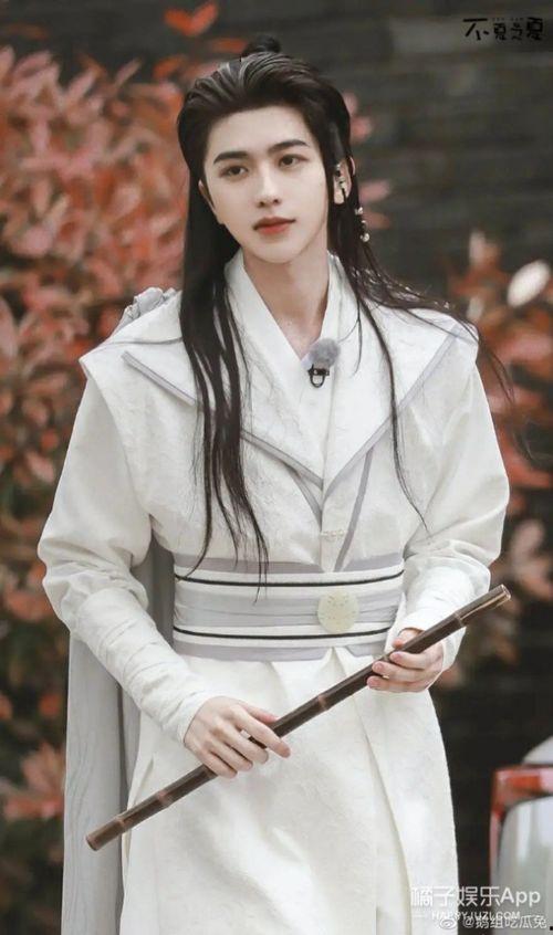 娱乐吃瓜君何洛洛,娱乐吃瓜界的风云人物 第2张 娱乐吃瓜君何洛洛,娱乐吃瓜界的风云人物 第2张