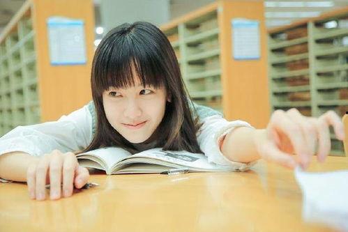 娱乐吃瓜酱刚毕业的大学生,娱乐吃瓜酱的毕业大学生活剪影 第3张 娱乐吃瓜酱刚毕业的大学生,娱乐吃瓜酱的毕业大学生活剪影 第3张